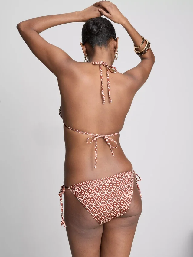 Dreieck-Bikini-Set mit seitlichen Bändern Dreieck-Bikini-Set mit seitlichen Bändern