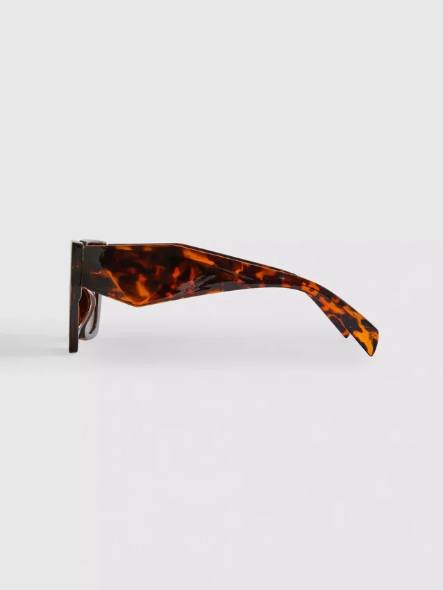 Eckige Sonnenbrille Eckige Sonnenbrille