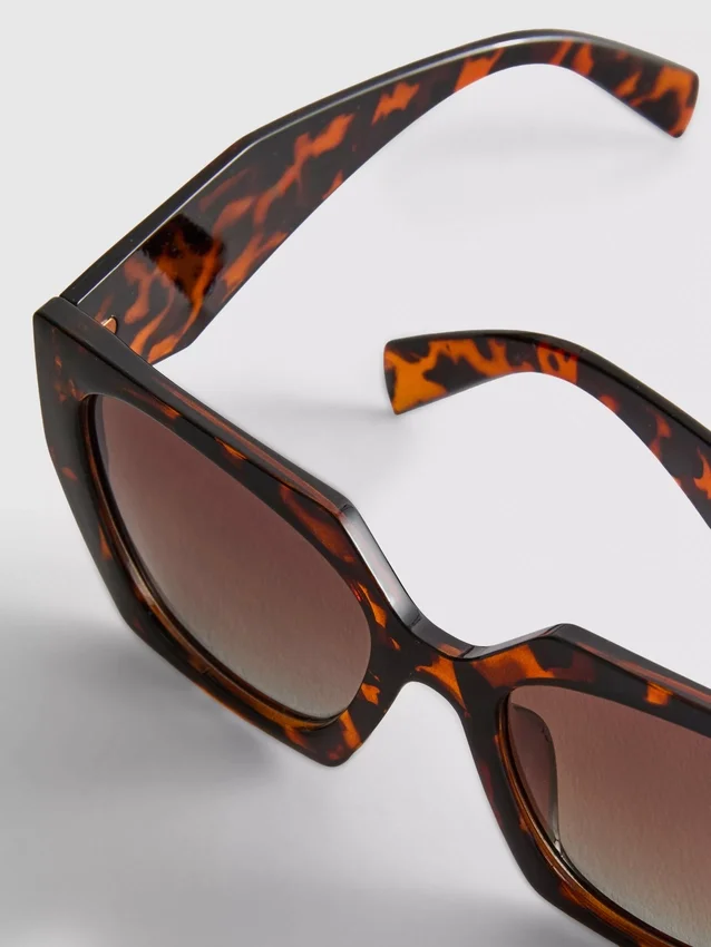 Eckige Sonnenbrille Eckige Sonnenbrille