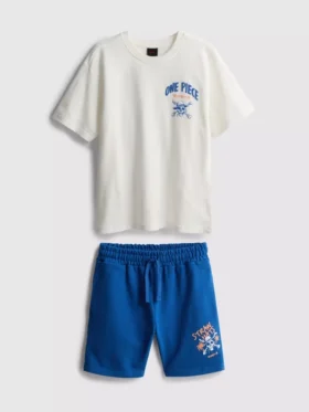 Einteiliges Set aus T-Shirt und Shorts Einteiliges Set aus T-Shirt und Shorts