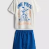 Einteiliges Set aus T-Shirt und Shorts Einteiliges Set aus T-Shirt und Shorts