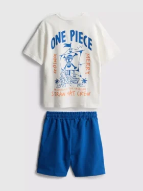 Einteiliges Set aus T-Shirt und Shorts Einteiliges Set aus T-Shirt und Shorts