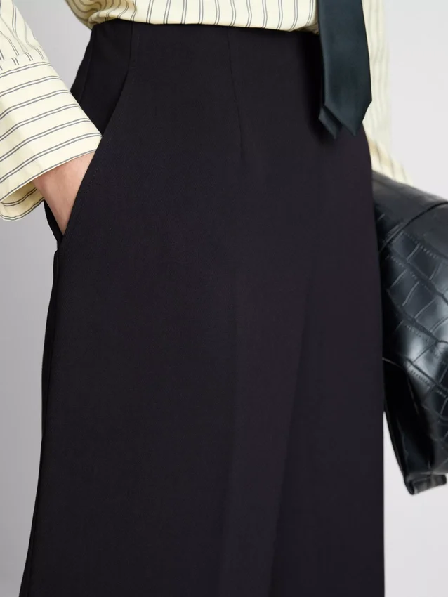 Elegante Hose mit weitem Bein Elegante Hose mit weitem Bein