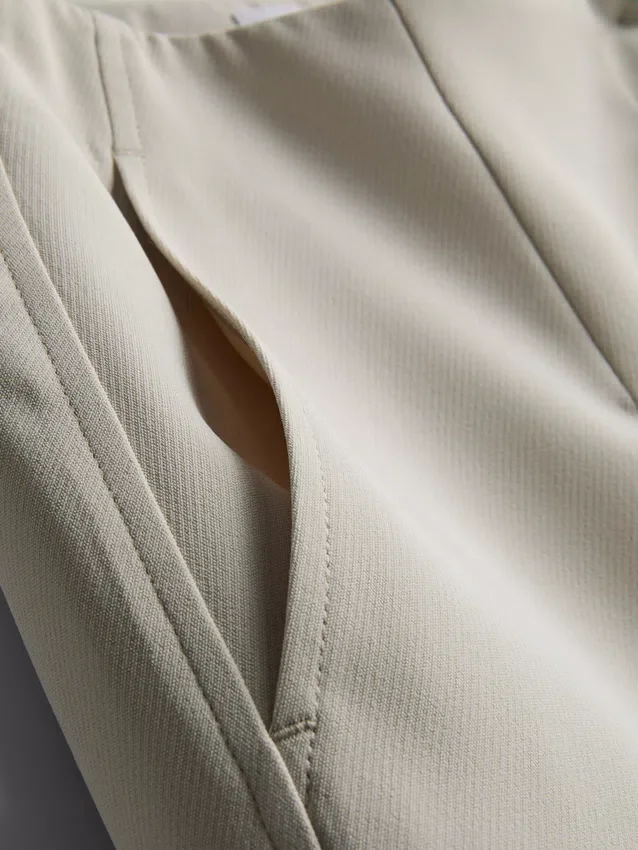 Elegante Hose mit weitem Bein Elegante Hose mit weitem Bein
