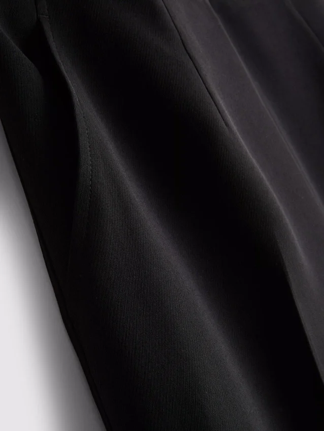 Elegante Hose mit weitem Bein Elegante Hose mit weitem Bein