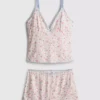 Eng anliegendes Cami-Top und kurze Shorts zum Schlafanzug