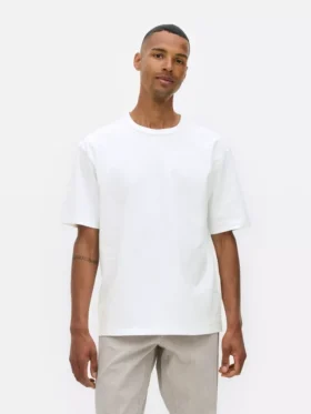 Essential-T-Shirt
