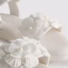 Festliche Sandalen mit Tüllblumen