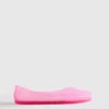 Flache Schuhe aus Gummi