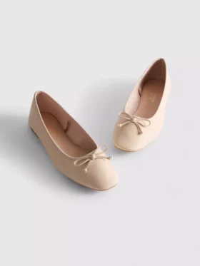 Flache Schuhe aus Kunstleder