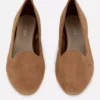 Flache Schuhe aus Kunstwildleder