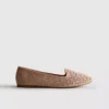 Flache Schuhe mit Ausschnitten