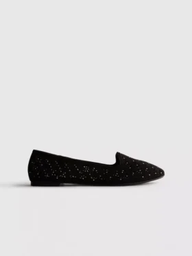 Flache Schuhe mit Ausschnitten