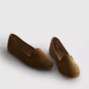 Flache Schuhe mit Ausschnitten