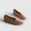 Flache Schuhe mit Ausschnitten