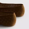 Flache Schuhe mit Ausschnitten