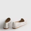 Flache Schuhe mit Ausschnitten