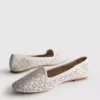 Flache Schuhe mit Ausschnitten