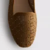 Flache Schuhe mit Ausschnitten