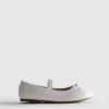 Flache Schuhe mit Lack
