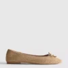 Flache Schuhe mit Perlenverzierung