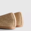 Flache Schuhe mit Perlenverzierung