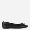 Flache Schuhe mit Schleife