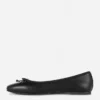 Flache Schuhe mit Schleife