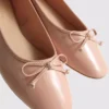 Flache Schuhe mit Schleife aus Kunstleder