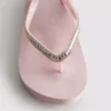 Flip-Flops mit Keilabsatz und Strasssteinen
