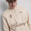 Ford Mustang Sweatshirt mit halbem Reißverschluss Ford Mustang Sweatshirt mit halbem Reißverschluss