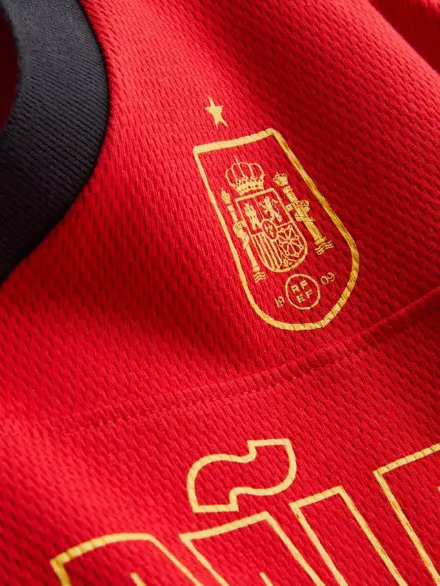 Fußball-Hemd mit Spanien-Motiv Fußball-Hemd mit Spanien-Motiv