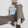 Gebürstete Nadelstreifen-Hose mit weitem Bein Gebürstete Nadelstreifen-Hose mit weitem Bein