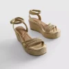 Geflochtene Keilabsatz-Sandalen
