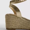 Geflochtene Keilabsatz-Sandalen