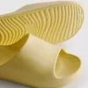 Geformte Pool-Slides