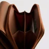Geldbörse mit Reißverschluss und Metallic-Details