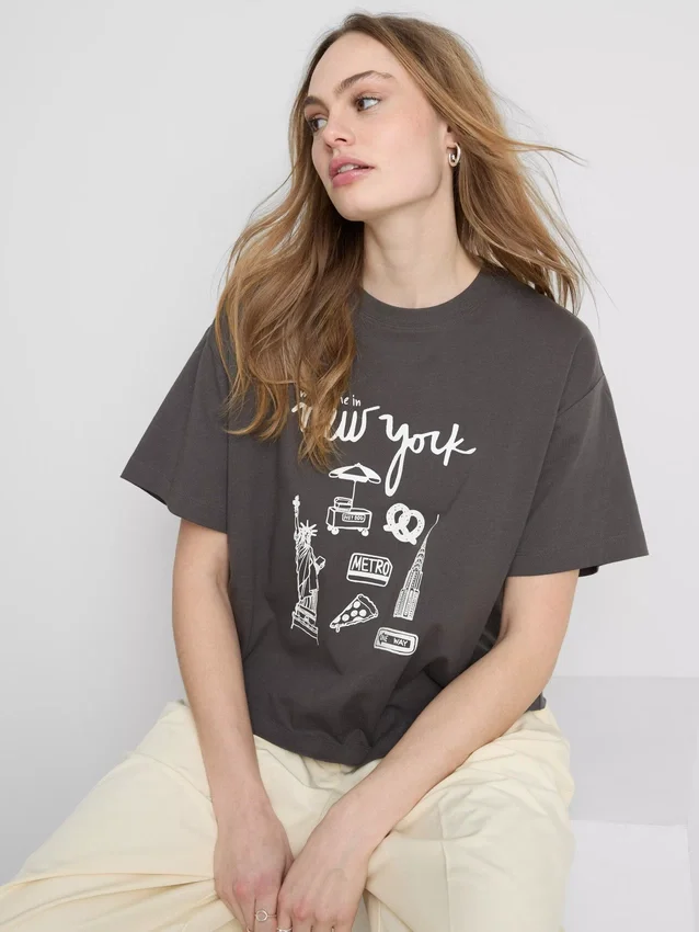 Geradliniges Grafik-T-Shirt aus Baumwolle Geradliniges Grafik-T-Shirt aus Baumwolle