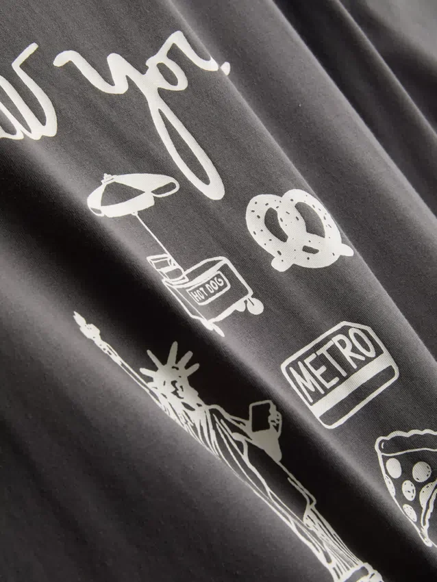 Geradliniges Grafik-T-Shirt aus Baumwolle Geradliniges Grafik-T-Shirt aus Baumwolle