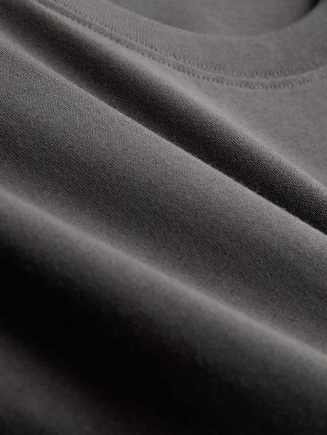 Geradliniges Grafik-T-Shirt aus Baumwolle Geradliniges Grafik-T-Shirt aus Baumwolle