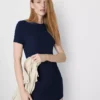 Geripptes, figurbetontes Mini-T-Shirt-Kleid Geripptes, figurbetontes Mini-T-Shirt-Kleid