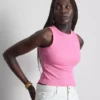 Geripptes Tanktop mit integriertem BH Geripptes Tanktop mit integriertem BH