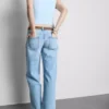 Geripptes Tanktop mit integriertem BH Geripptes Tanktop mit integriertem BH