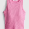 Geripptes Tanktop mit integriertem BH Geripptes Tanktop mit integriertem BH