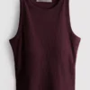 Geripptes Tanktop mit integriertem BH Geripptes Tanktop mit integriertem BH