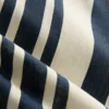 Gestreifte Bluse mit spitz zulaufendem Saum
