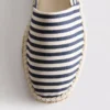 Gestreifte Espadrilles zum Hineinschlüpfen