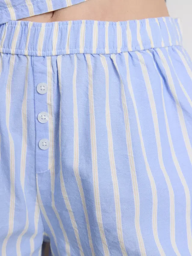 Gestreifte Oxford-Schlafanzug-Shorts aus Baumwolle Gestreifte Oxford-Schlafanzug-Shorts aus Baumwolle