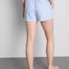 Gestreifte Oxford-Schlafanzug-Shorts aus Baumwolle Gestreifte Oxford-Schlafanzug-Shorts aus Baumwolle