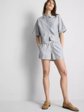 Gestreifte Oxford-Shorts mit hoher Taille